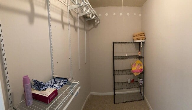 Building Photo - 171 West Dr