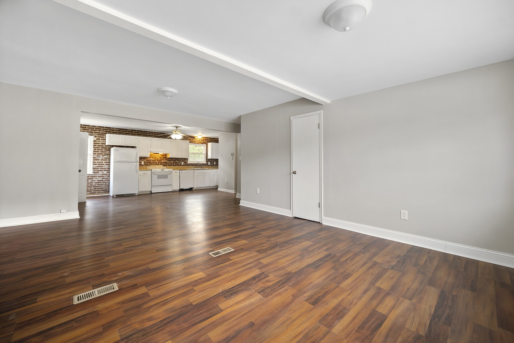 Building Photo - 2519 Edgewood Dr