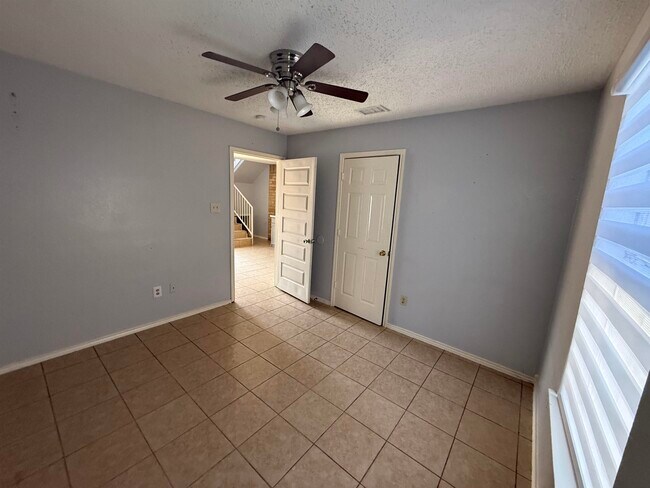 Building Photo - 311 Soria Dr
