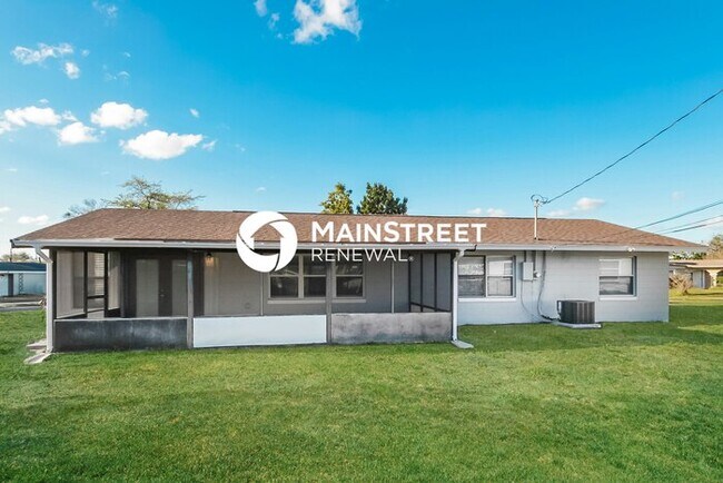 Building Photo - 3 Bedroom Pet-Friendly Home in ORLANDO, FL with Main Street Renewal