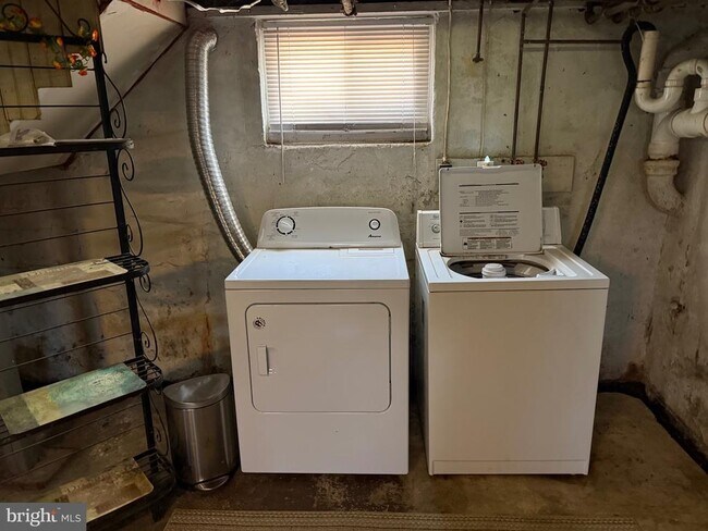 Building Photo - 3202 Swede Rd