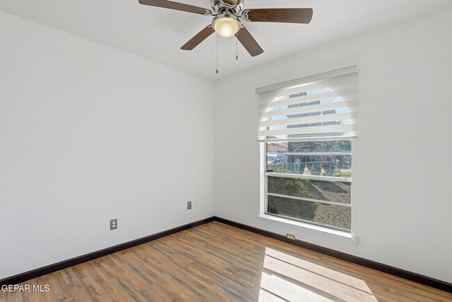 Building Photo - 5609 Van Horn Dr