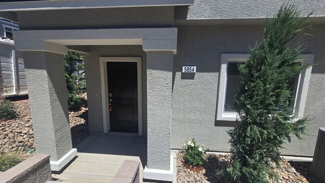 Building Photo - Brand New NW Reno Townhome