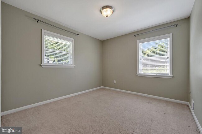 Building Photo - 6508 Berkshire Dr