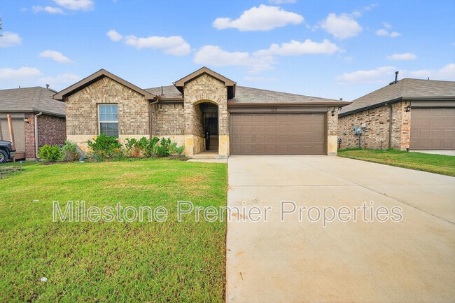 Primary Photo - 2418 Burleson Rd