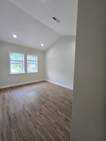 Building Photo - 3821 Brooklyn Ave