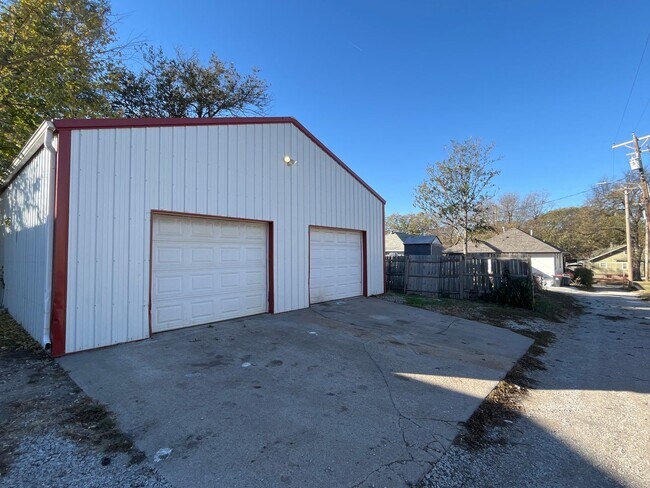 Building Photo - 3324 P St