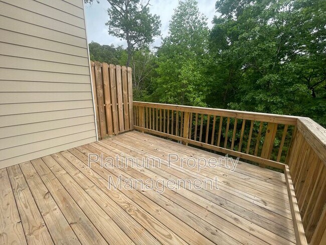 Building Photo - 551 Stoneybrook Dr
