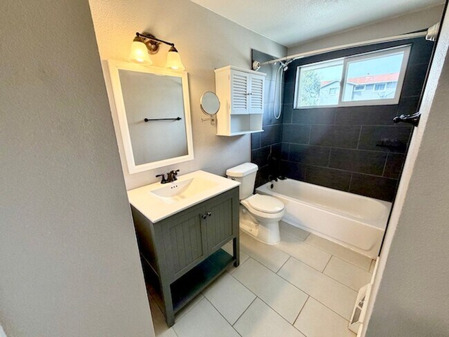 Building Photo - Acres Green Beauty