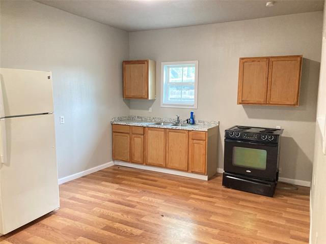 Building Photo - 104 May Ave