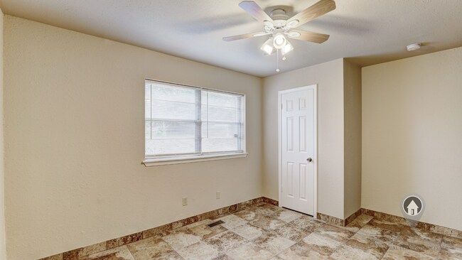 Building Photo - 7507 Knight Lake Dr