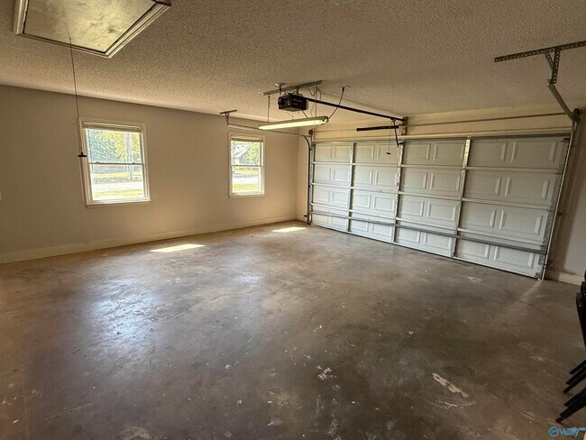 Building Photo - 118 Eva Ct