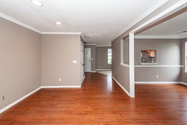 Building Photo - 5 Bedroom 2.5 Bath Home in St. James Estates - Goose Creek