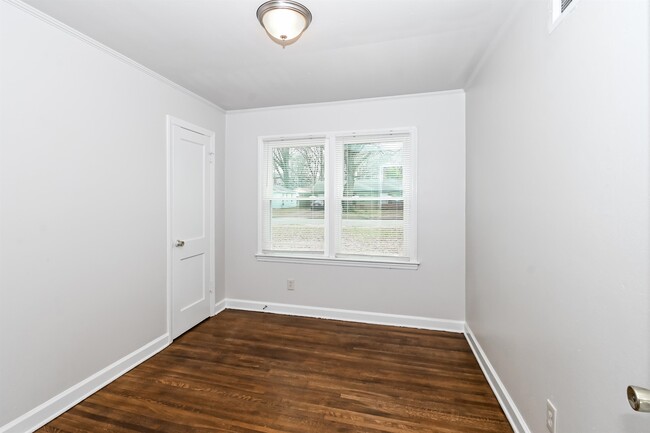 Building Photo - 1249 Dearing Rd