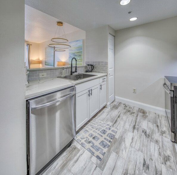 Building Photo - 511 Lucerne Ave