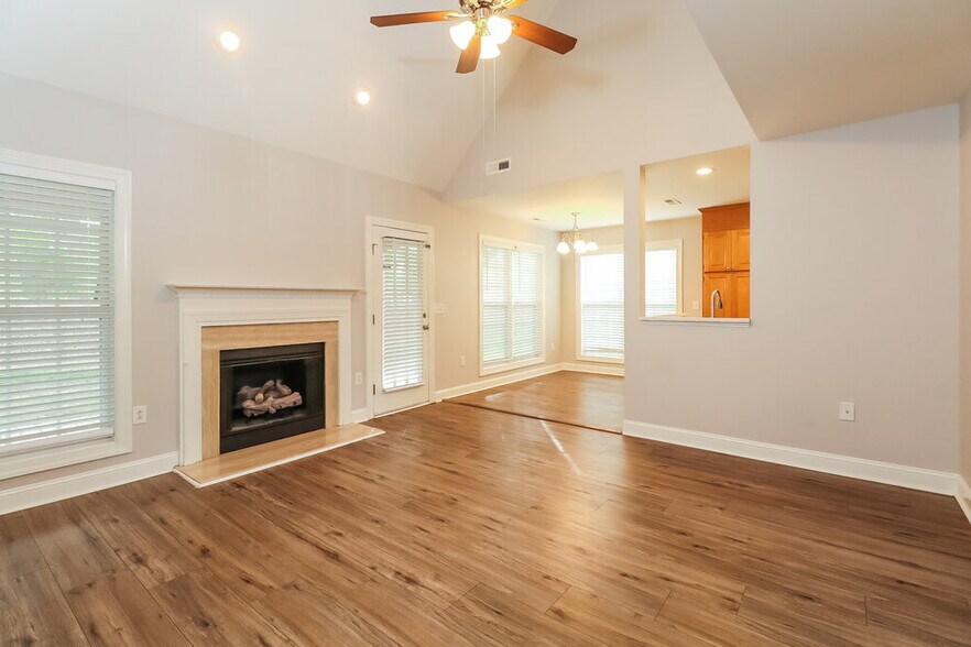 Building Photo - 1052 Enderbury Dr