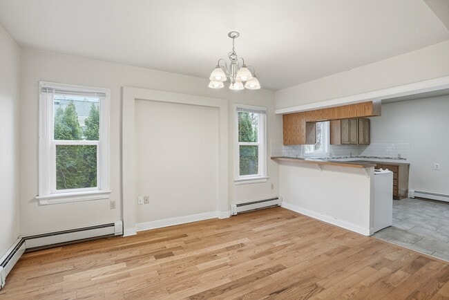 Building Photo - 508 E 19th Ave