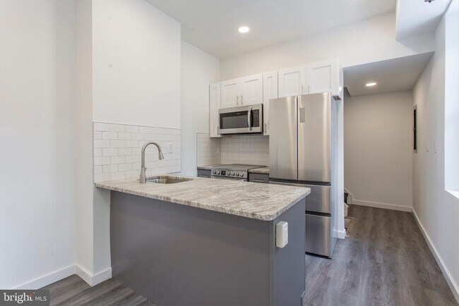 Building Photo - 2131 N 8th St