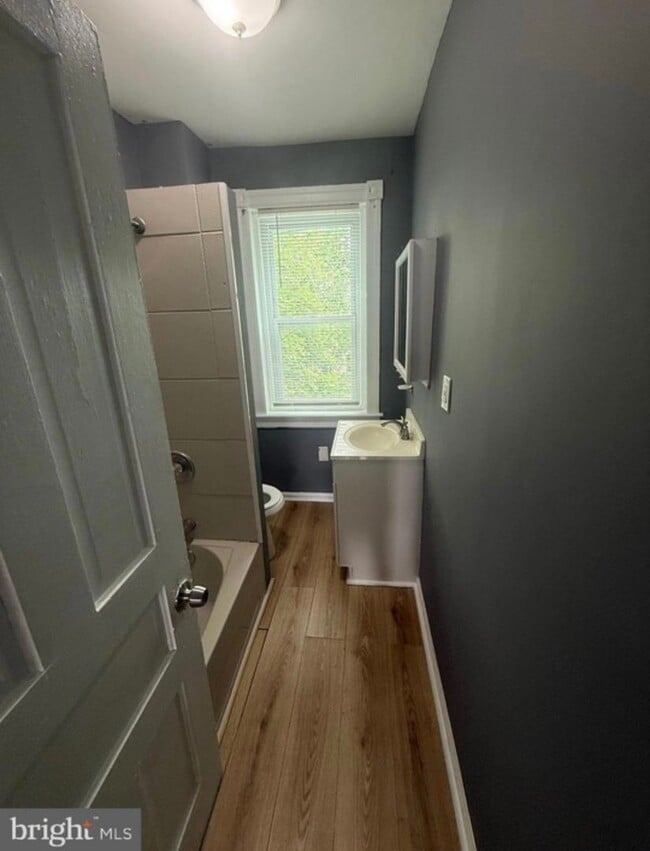 Building Photo - Newly Renovated 3 Bed, 1 bath for rent
