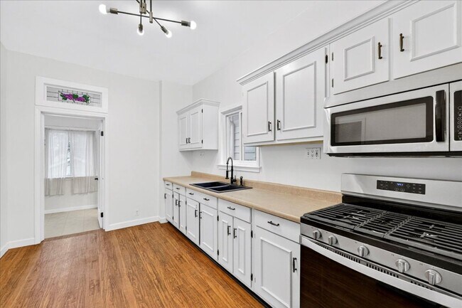 Building Photo - 5153 Cologne Ave