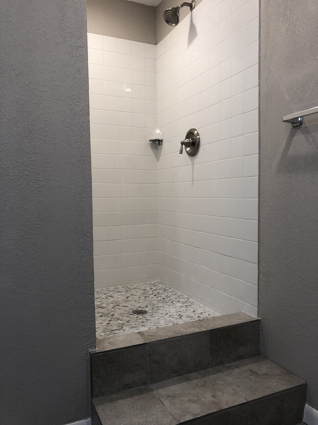 2nd Bath in master is shower only - 1822 Avenue M 1/2