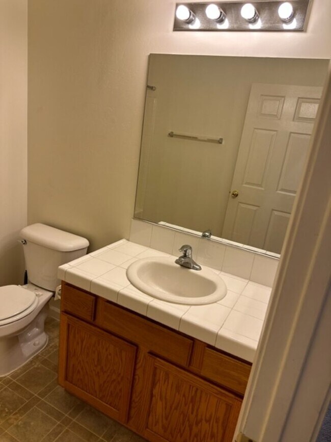 Building Photo - 513 Yellow Meadow Ct