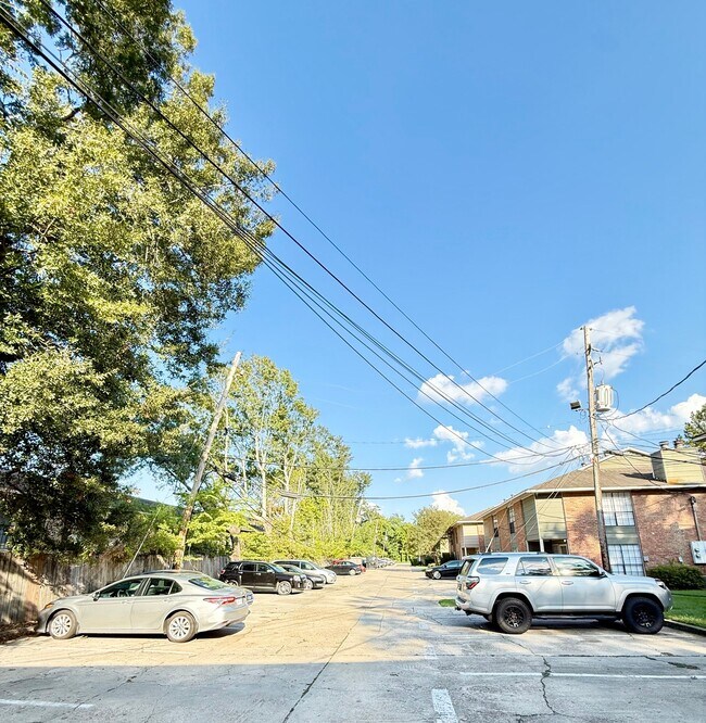 Building Photo - 10125 Ballina Ave