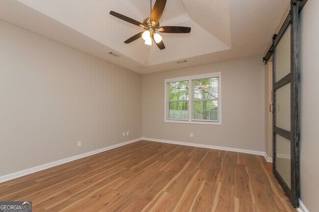 Building Photo - 505 Rosehill Dr
