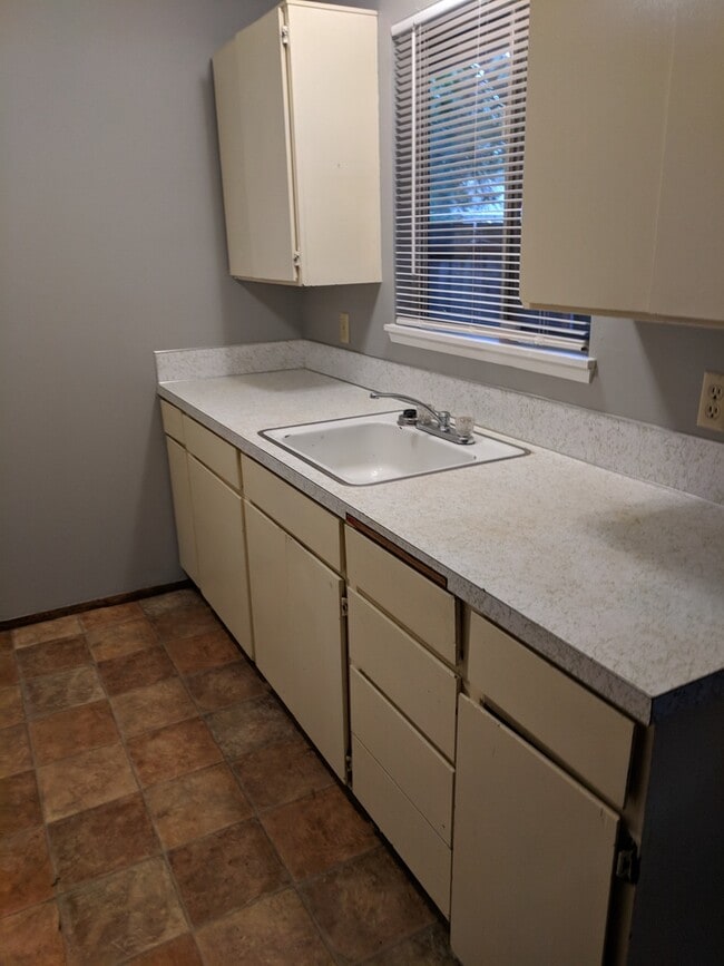 Building Photo - 3 bedroom Ranch style Home near Gresham