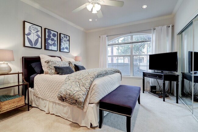 Building Photo - 2111 Welch St