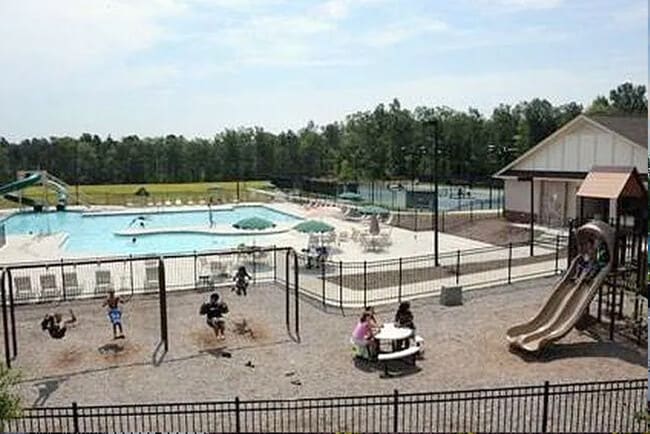 Building Photo - 1910 Pennypacker Ln