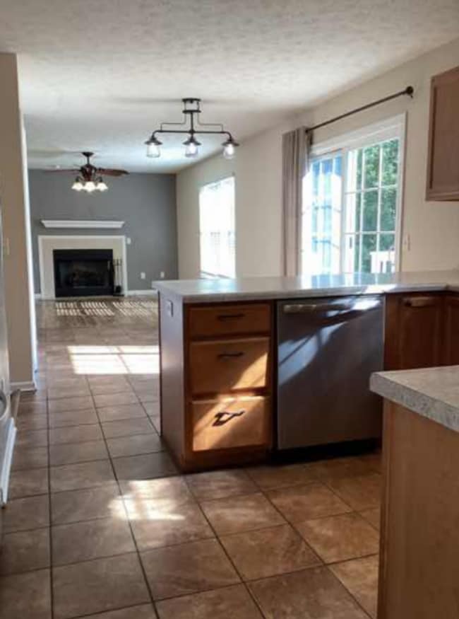 Building Photo - A MUST SEE HOME IN WOODGATE!