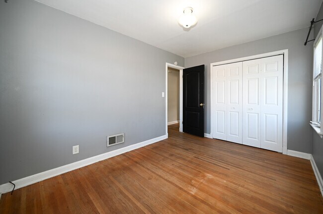 Building Photo - 1801 3rd St SW