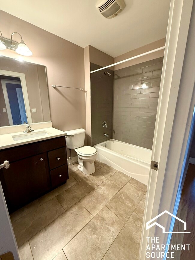 Building Photo - 3433 S Indiana Ave