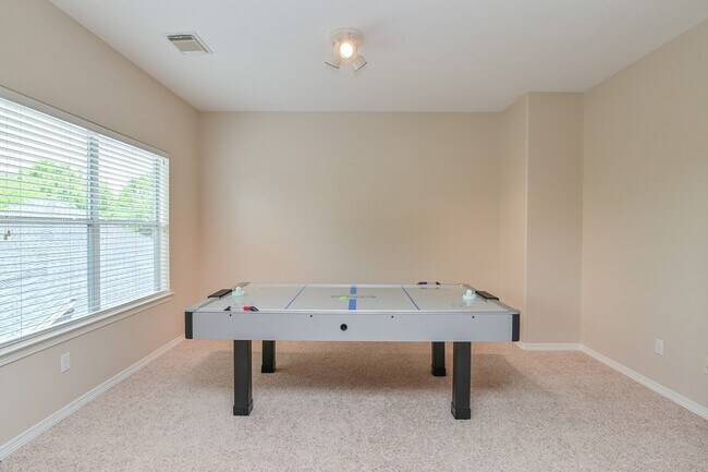 Building Photo - 7218 Spring Run Ln