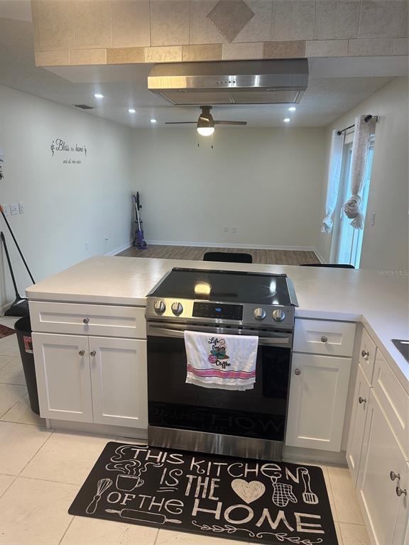 Building Photo - 1310 Dartmoor Ave