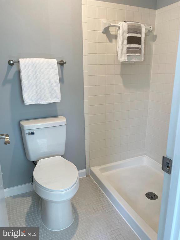 Building Photo - 1928 Rainbow Ct