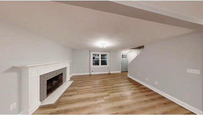Building Photo - 99 Conlyn Ave