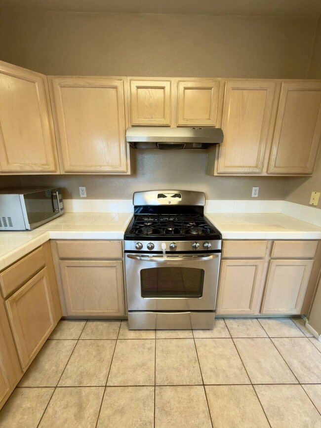 Building Photo - 2152 Jasper Bluff St