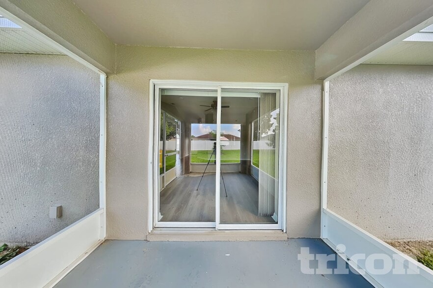 Building Photo - 2075 Sunflower St