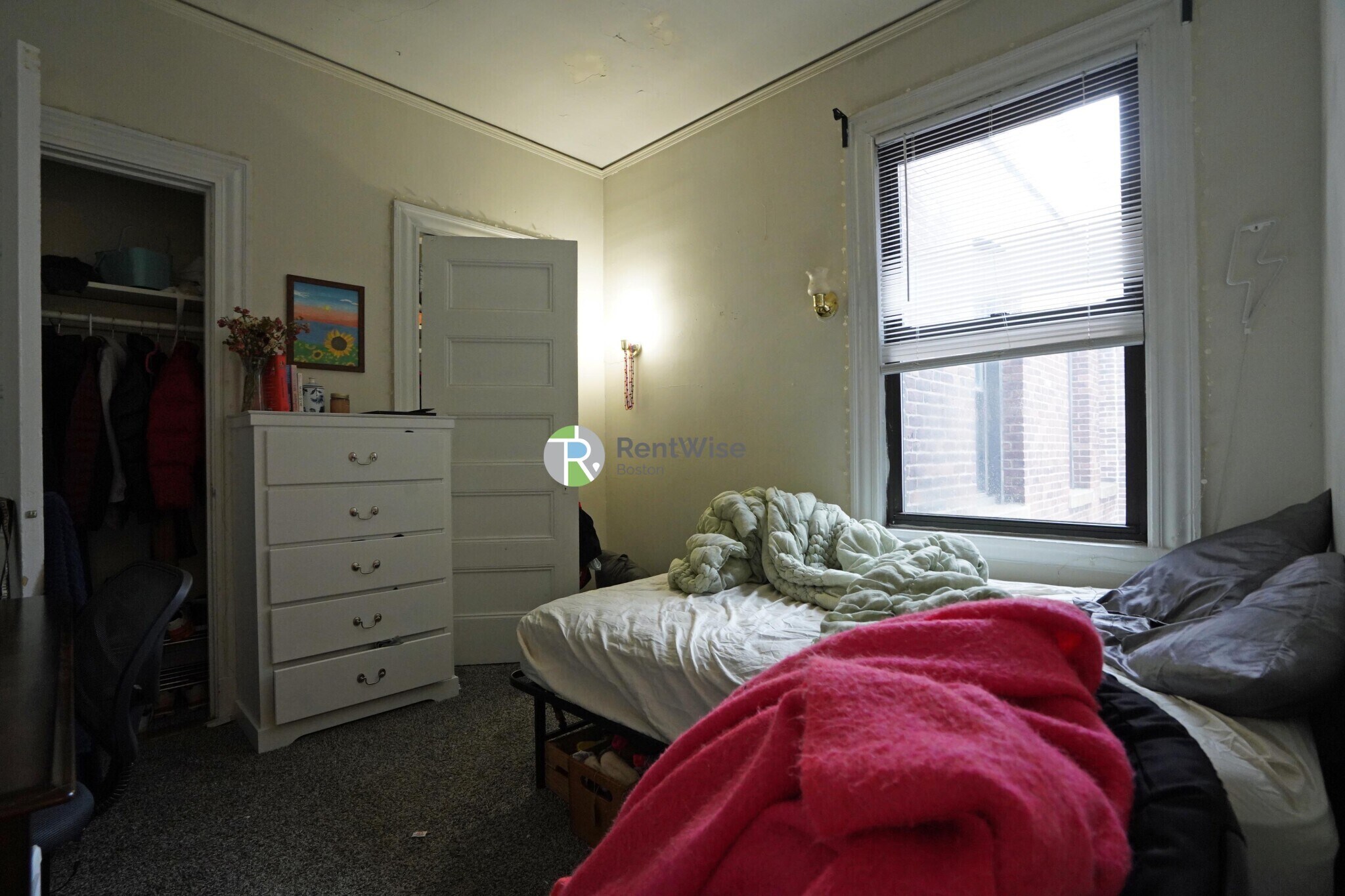 Building Photo - 72 Gardner St