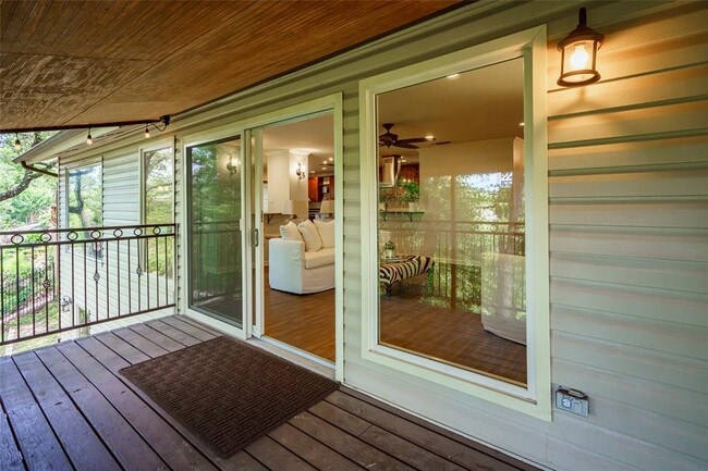 Building Photo - 8810 Mountain Path Cir