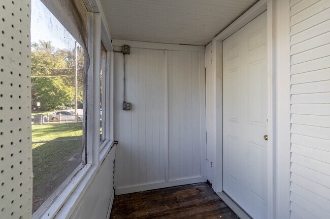 Building Photo - 1405 Windsor St