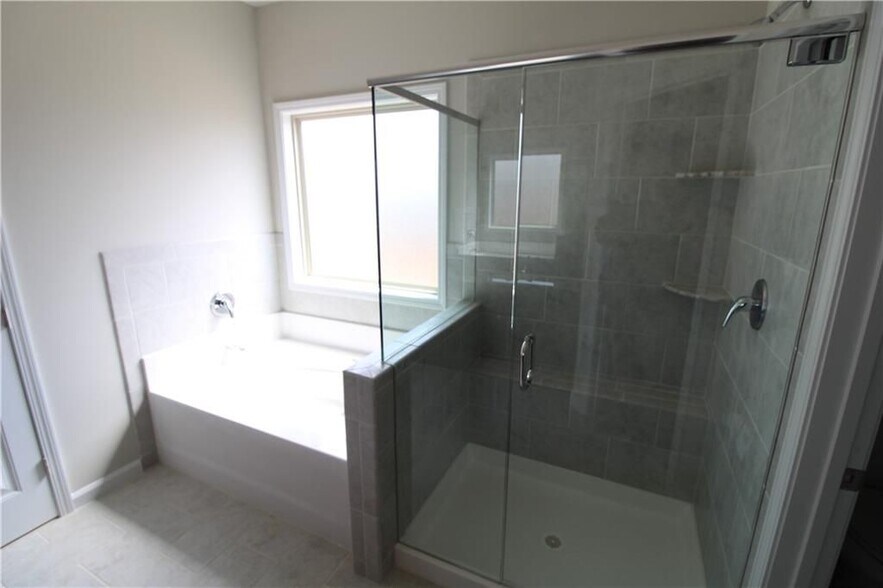 Building Photo - 5729 Shore Isle Ct