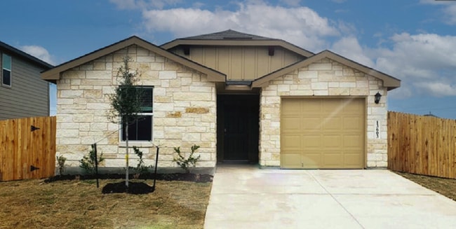 Primary Photo - NEWER ONE STORY | 3 BEDROOM | 2 BATH | WHI...