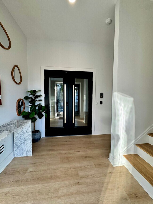 Building Photo - 85 W High St