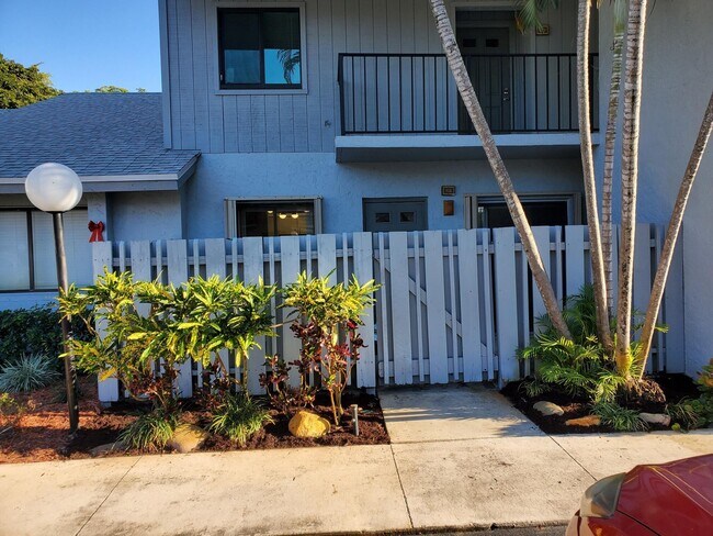 Building Photo - 2445 SW 22nd Ave