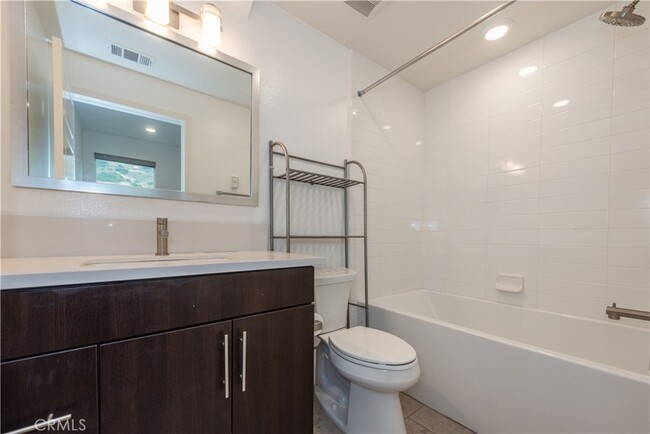 Building Photo - 2768 Wright Ln