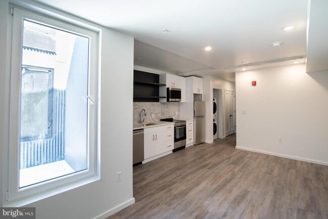 Building Photo - 1201 Vine St