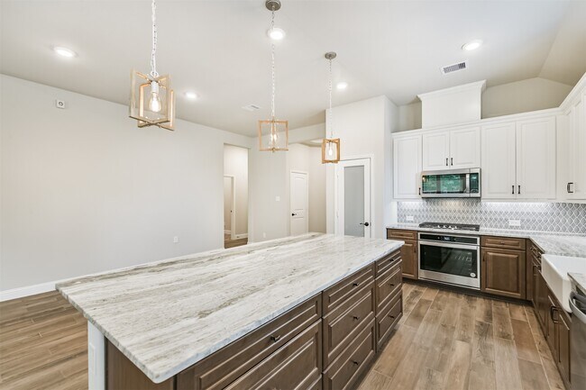 Building Photo - 16615 Tranquility Grove Dr